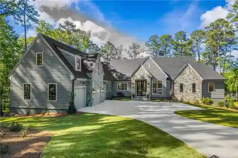 Lakefront Retreat in Richland Pointe