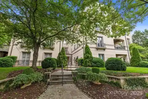 Impeccable Condo in the Crillon Building