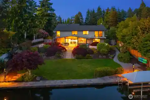 Extraordinary Waterfront Home in Newport Shores