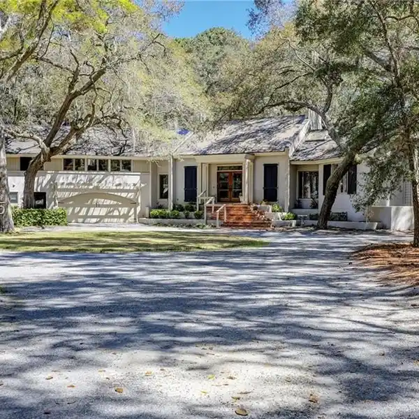 PICTURE PERFECT REMODELED HOME WITHIN SPANISH WELLS