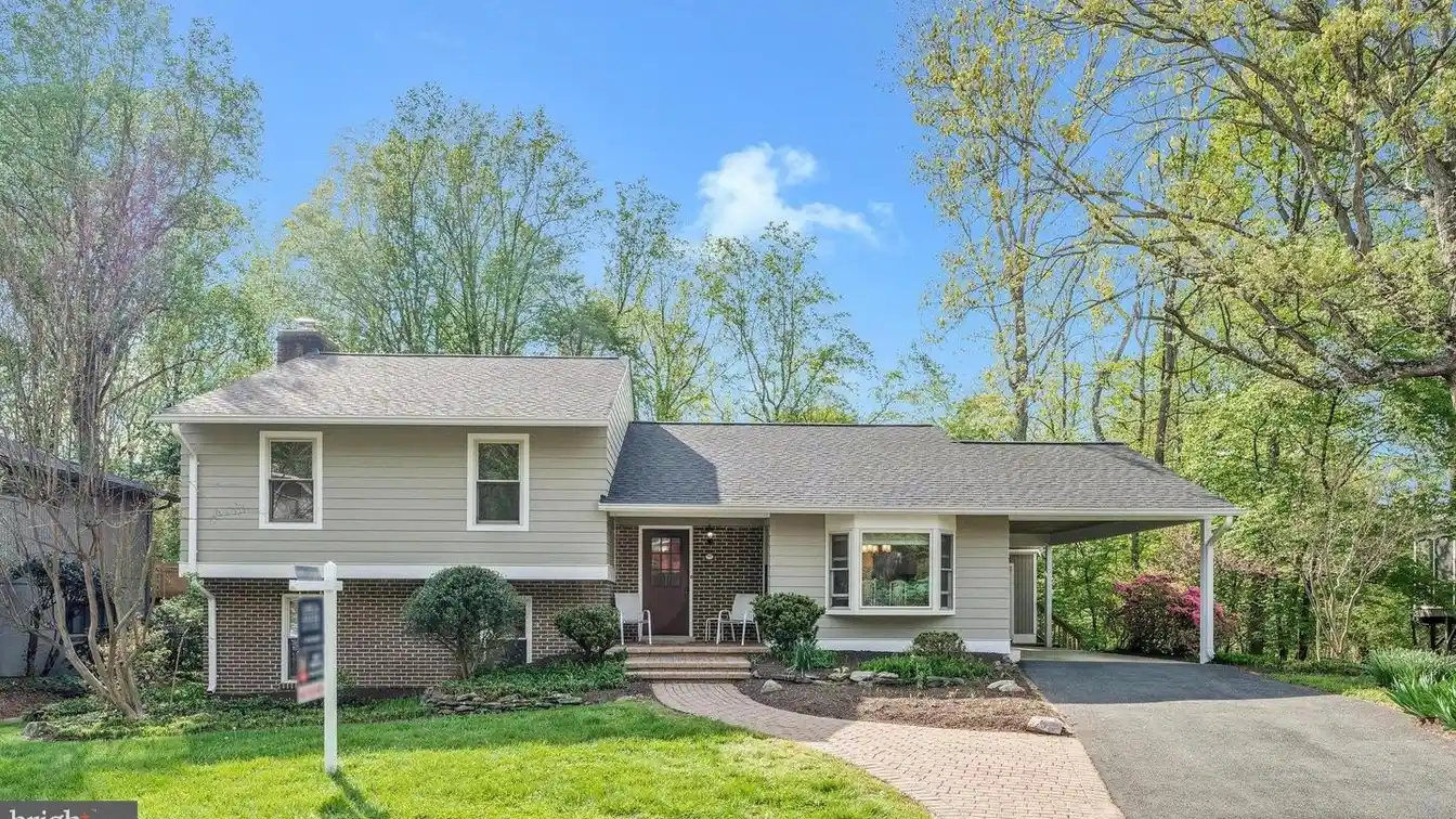 Rare Home Backing to Scenic Parkland