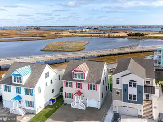 Waterfront Living with Stunning Bay Views