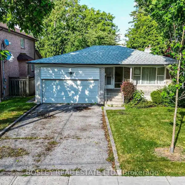 OVERSIZED BUNGALOW WITH ENDLESS POTENTIAL