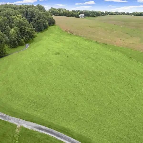 ELEGANT COLONIAL SURROUNDED BY WIDE-OPEN ACREAGE