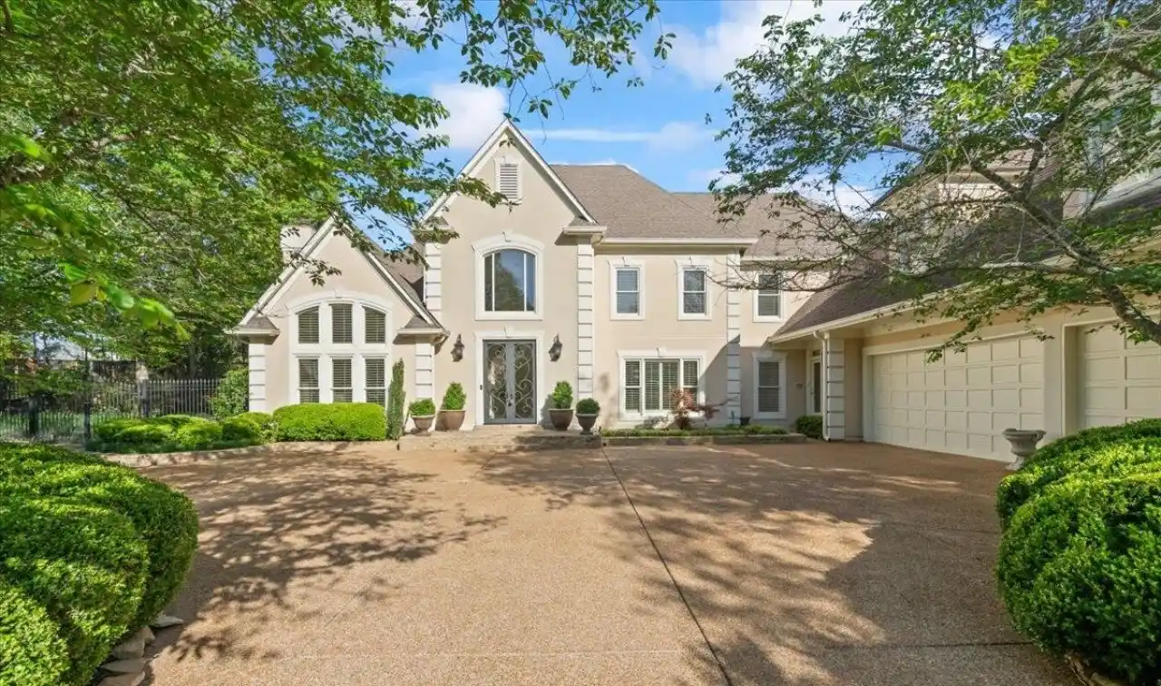 Luxurious Home on a Serene Acre