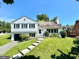 Bring Your Vision to a Gorgeous Property