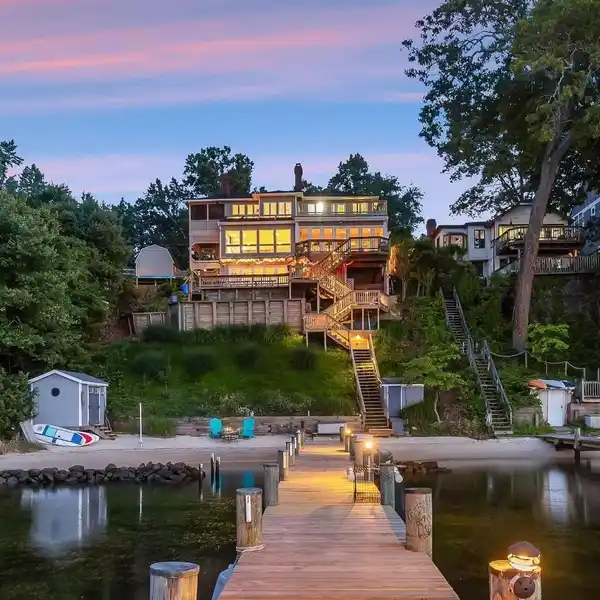 AUTHENTIC LUXURY WATERFRONT LIVING