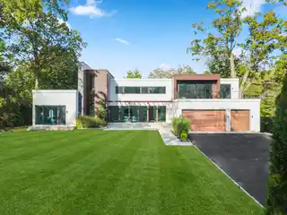 Extraordinary Contemporary Home in Prestigious Orienta Point