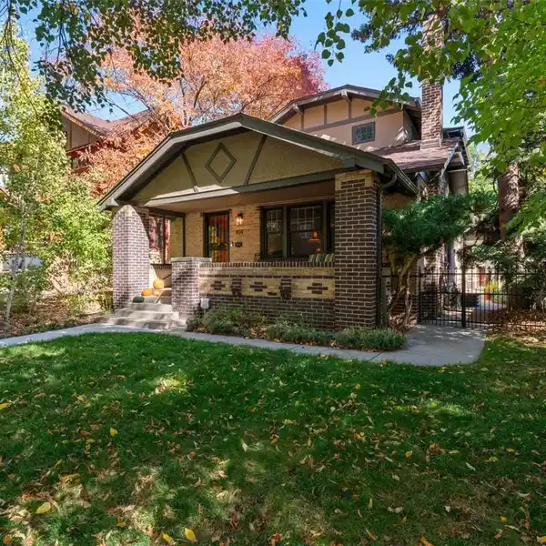 WASHINGTON PARK GEM – MODERN UPDATES MEET CLASSIC CHARM