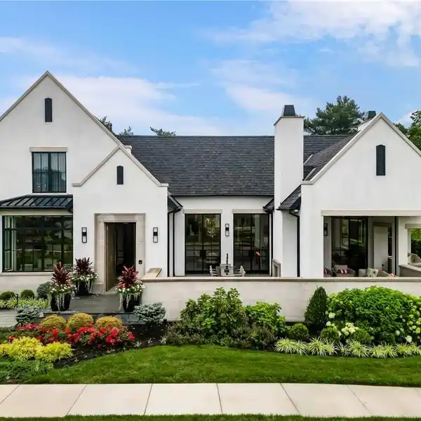 CUTTING-EDGE TECHNOLOGY WITH ENDURING ELEGANCE