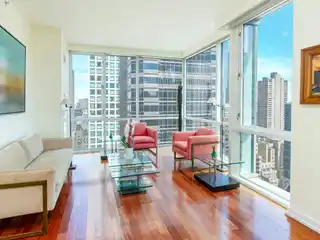 Full-Floor Home in Distinguished Park Avenue Place