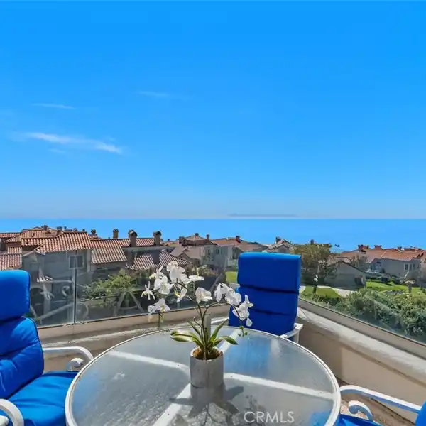 SPECTACULAR OCEAN VIEW HOME