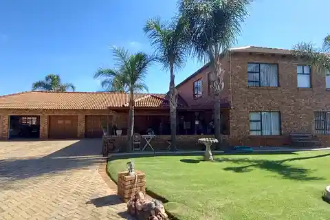 Your Dream Awaits - a Five-hectare Oasis of Tranquility and Potential
