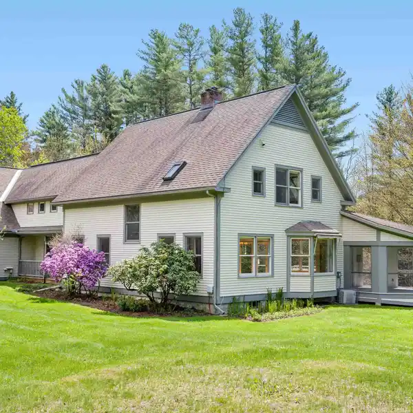 WATERBURY CAPE WITH VIEWS OF CAMEL’S HUMP