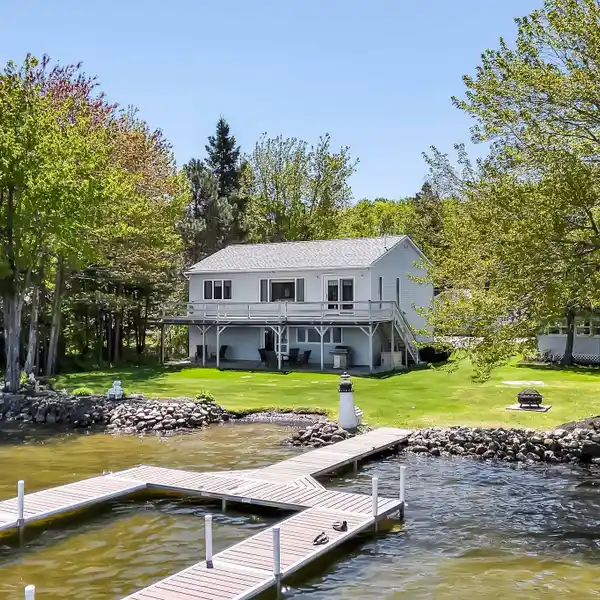 RARE LAKEFRONT FAMILY COMPOUND