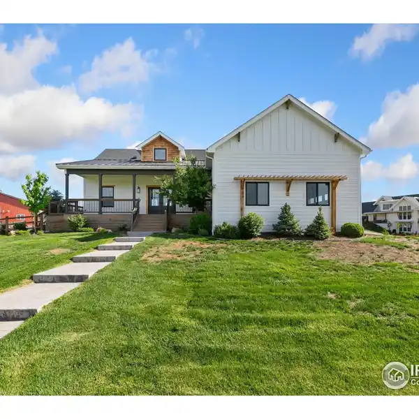 LUXURY COUNTRY LIVING ON FIVE ACRES