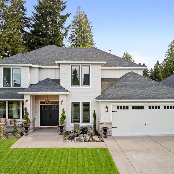 RECENTLY REMODELED CUSTOM CRAFTSMAN
