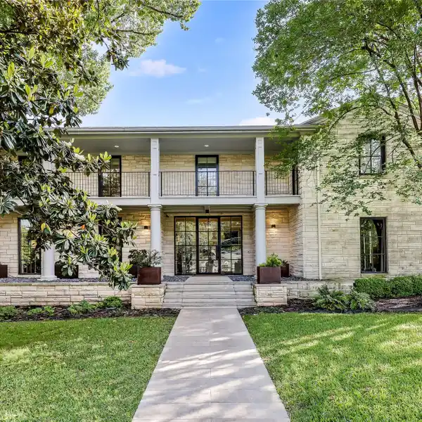 LUXURY AND COMFORT IN THE HEART OF TARRYTOWN