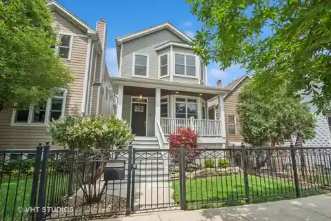 Beautifully Designed Roscoe Village Home