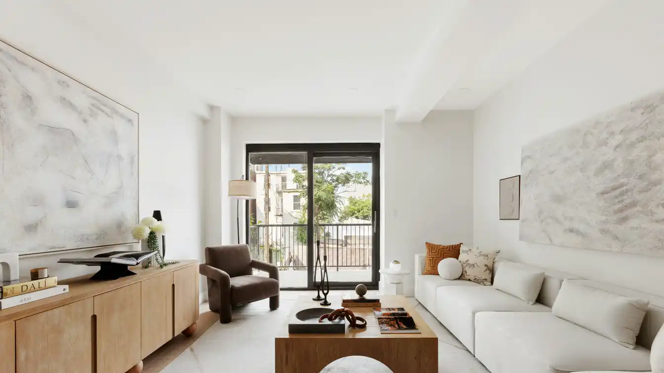 Williamsburg Two Bedroom with Private Yard