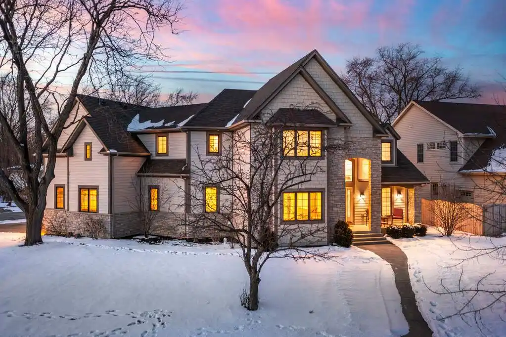 Striking Home on a Sprawling Lot