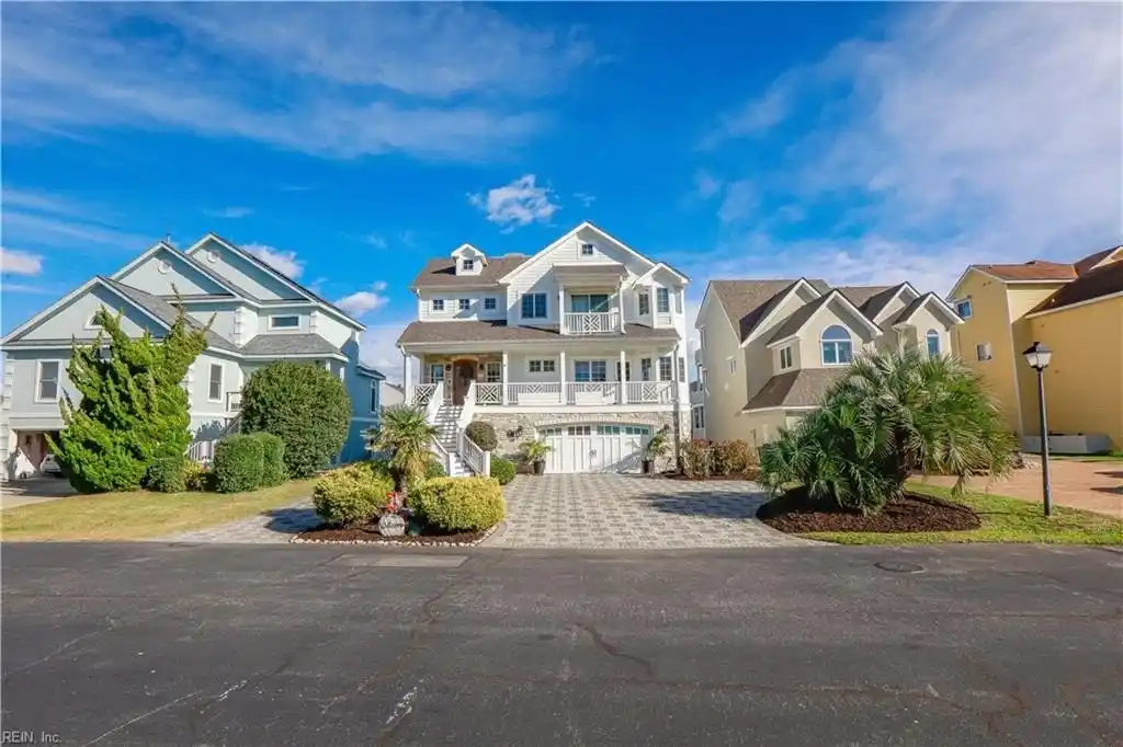 Beautifully Renovated Home in the Pointe at Salt Ponds
