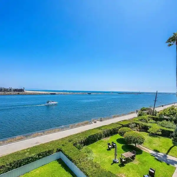 MARINA-FRONT PENTHOUSE WITH CATALINA VISTAS