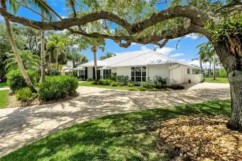 Charming Lakefront Retreat with Private Pool
