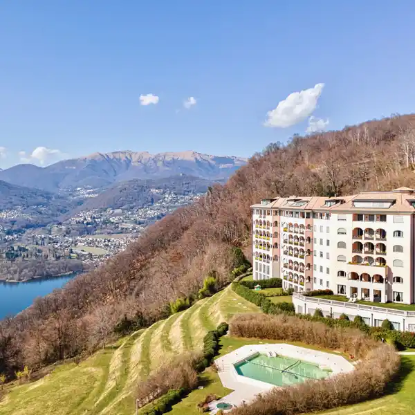 INCREDIBLE LUXURY APARTMENT