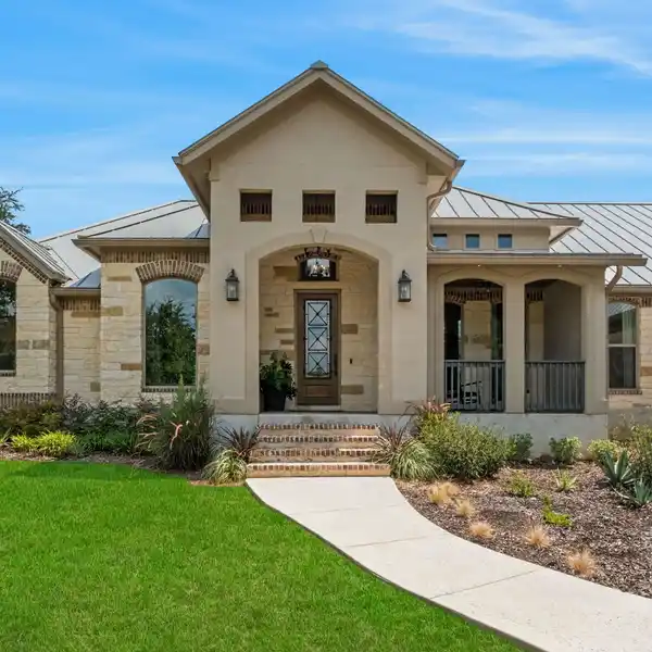 IMMACULATE HILL COUNTRY HOME WITH RESORT AMENITIES