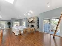 GORGEOUS THREE BEDROOM RENTAL IN A FABULOUS LOCATION