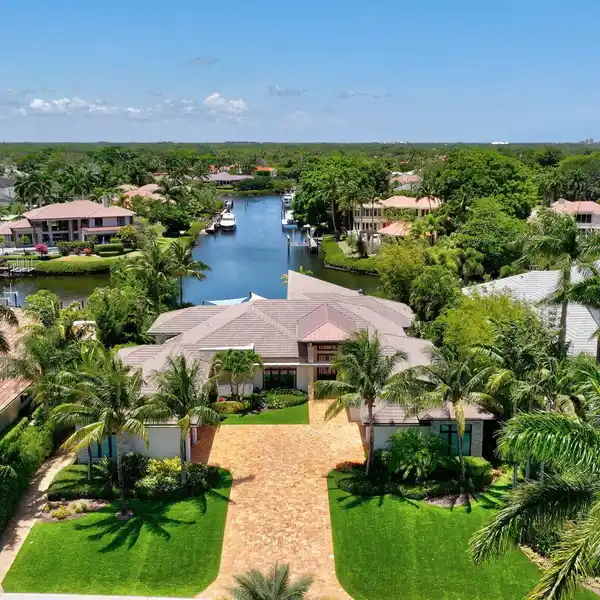 EXQUISITE RESIDENCE IN FRENCHMAN'S CREEK