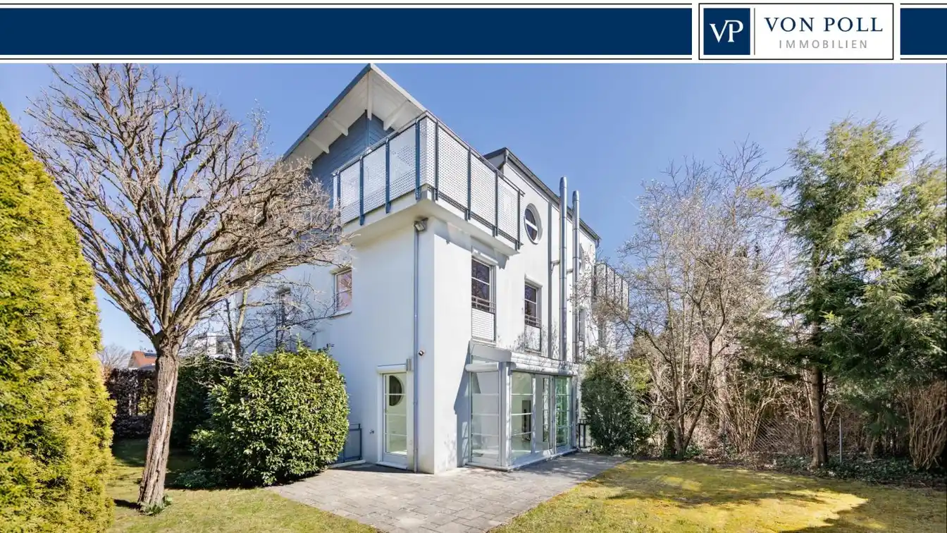 Modern Living in a Sought-after Location: Semi-detached House in Gräfelfing