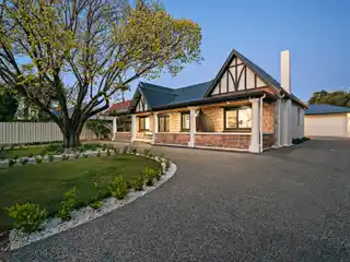 Flawlessly Renovated and Extended Tudor