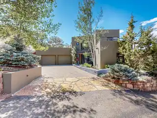 Custom Home with Unbeatable Mountain Views