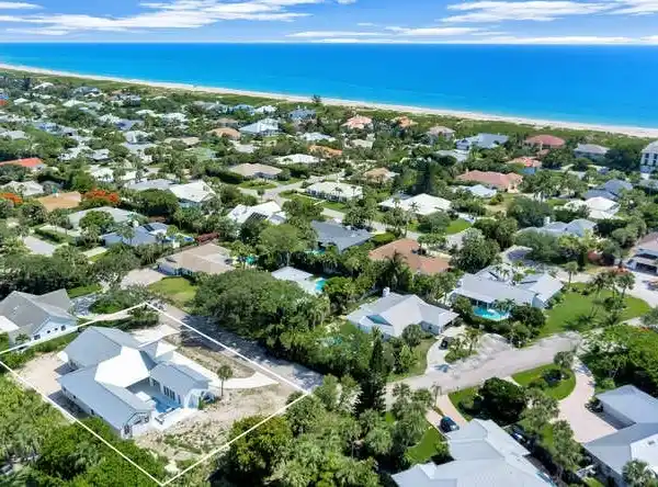 HIGH-END CONSTRUCTION STEPS FROM VERO'S BEST BEACH