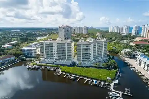 Rare Residence in Regatta