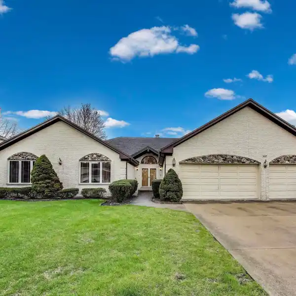 SPACIOUS METICULOUSLY MAINTAINED RANCH HOME