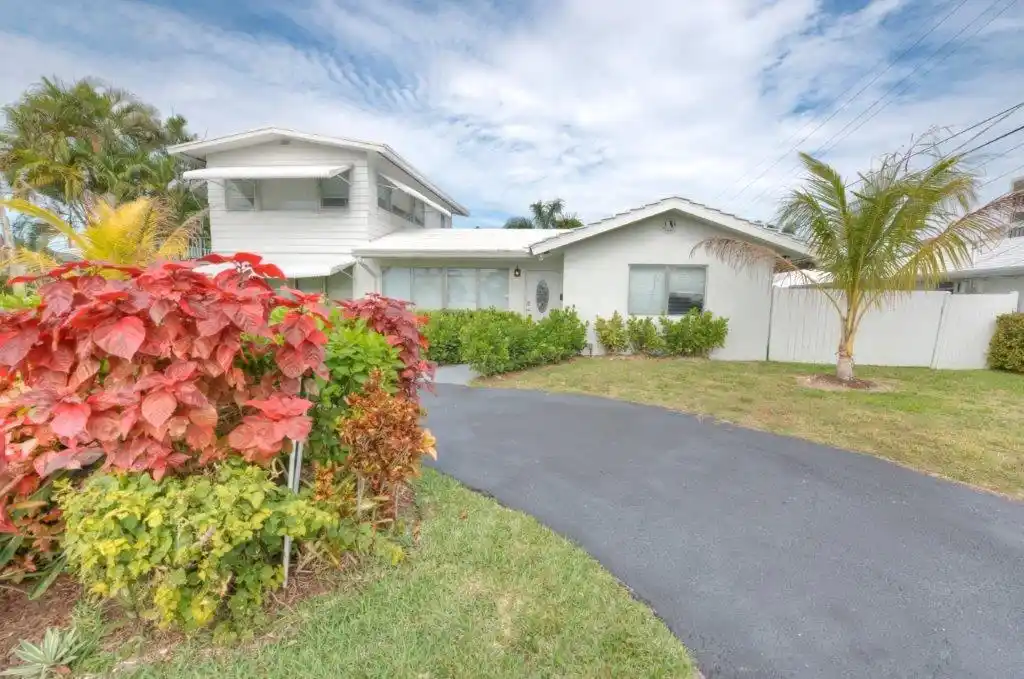 Newly Remodeled Home Close to the Beach