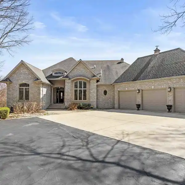 EXTRAORDINARY CUSTOM-BUILT RANCH-STYLE ESTATE