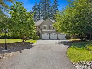 Rural Living in a Convenient Location