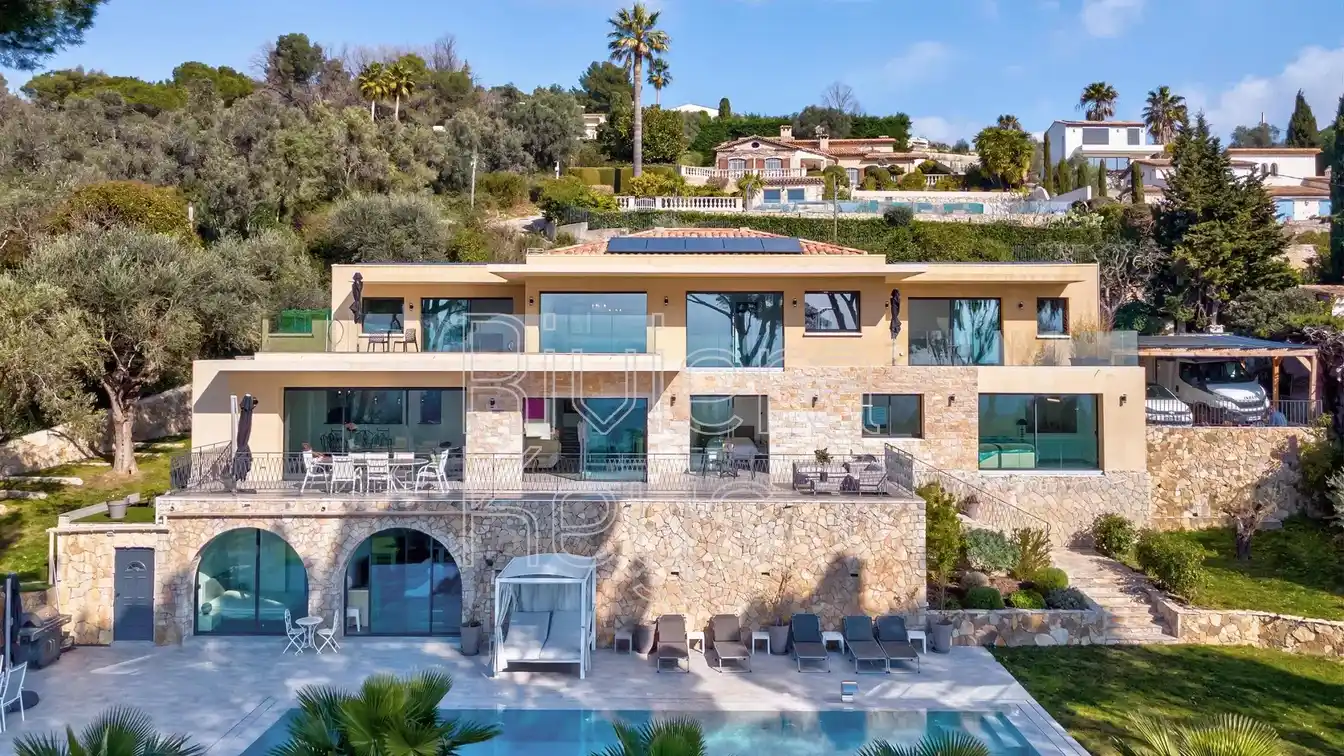 Exceptional Villa with Panoramic Views of the Mediterranean Sea