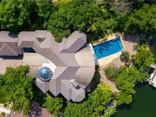 A Lakefront Work of Art