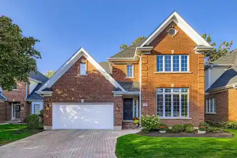 Chic Prairie Manor Living with Modern Refinement