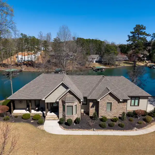SPECTACULAR WATERFRONT RETREAT