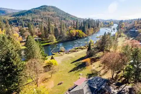 Special Property on the Rogue River