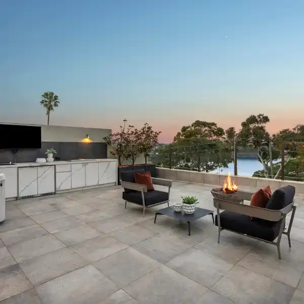 EXQUISITE RESIDENCE IN THE PINDARI DEVELOPMENT