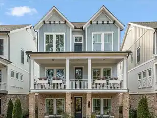 A Vibrant Urban Lifestyle with Serene Natural Surroundings
