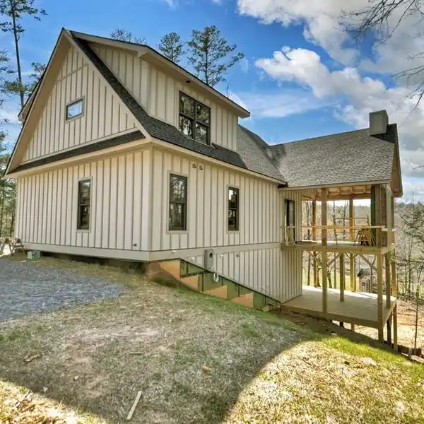MODERN COMFORT AND NATURAL SERENITY
