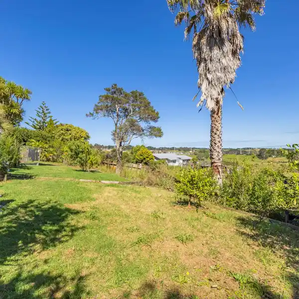 CHARMING WEATHERBOARD AND TILE HOUSE WITH PLENTY OF POTENTIAL